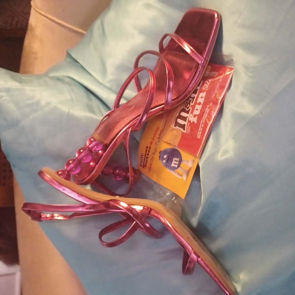 NWT Zara Pink Metallic Strappy Round Heels